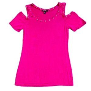 Roz & Ali Cold Shoulder Short Sleeve Top Lace Up with Gold Eyelets Fuschia